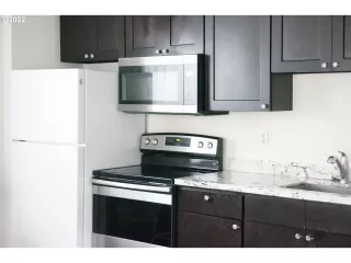 Photo #4: 22038822 Listing