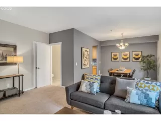 Photo #3: 22040176 Listing