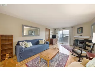 Photo #3: 22040512 Listing 