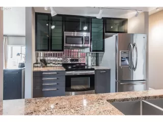 Photo #5: 22040692 Listing 