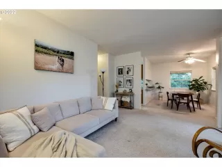 Photo #4: 22040738 Listing 