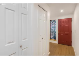 Photo #4: 22041448 Listing