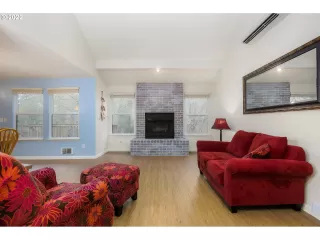 Photo #5: 22041448 Listing