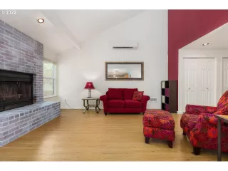 Photo #6: 22041448 Listing