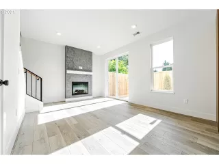 Photo #4: 22041564 Listing