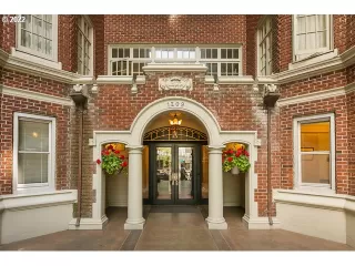 Photo #1: 22041617 Listing 