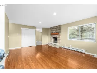 Photo #6: 22041770 Listing