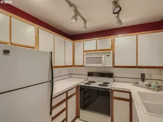 Photo #4: 22041828 Listing