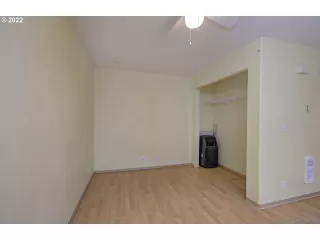 Photo #4: 22042161 Listing