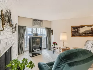 Photo #4: 22042522 Listing 