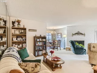 Photo #6: 22042522 Listing 