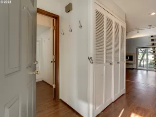 Photo #2: 22042733 Listing