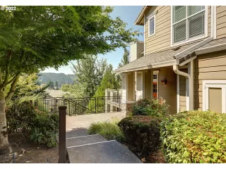 Photo #3: 22043176 Listing