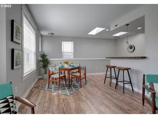 Photo #6: 22043176 Listing