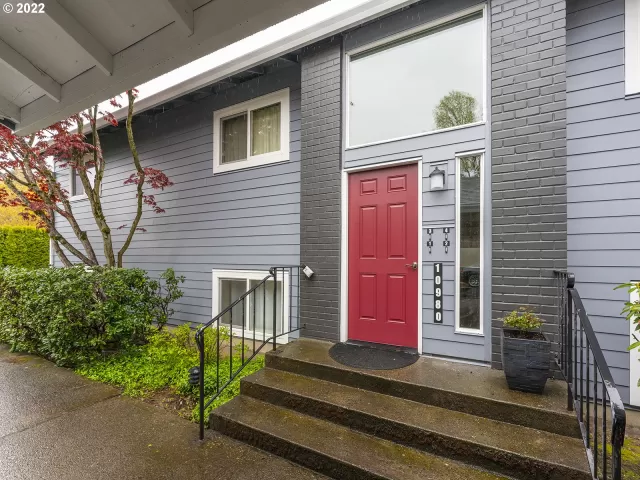 MLS: 22043286 Condo For Sale