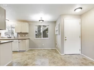 Photo #4: 22044102 Listing 