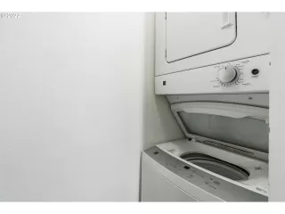 Photo #6: 22044102 Listing 