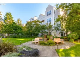 Photo #6: 22044107 Listing 