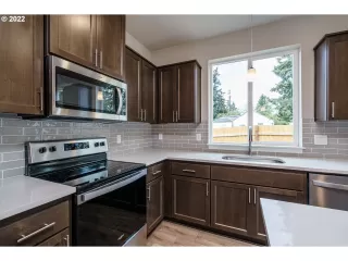 Photo #5: 22044285 Listing