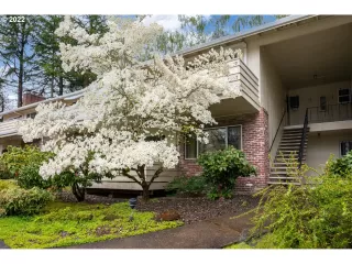 Photo #2: 22044397 Listing