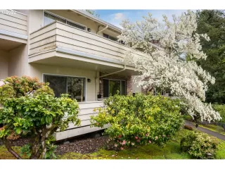 Photo #4: 22044397 Listing