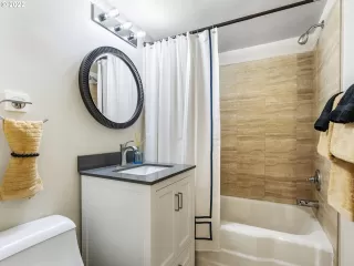 Photo #5: 22044408 Listing 