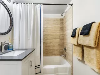 Photo #6: 22044408 Listing 