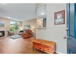 Photo #5: 22044428 Listing