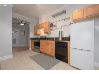 Photo #4: 22045547 Listing