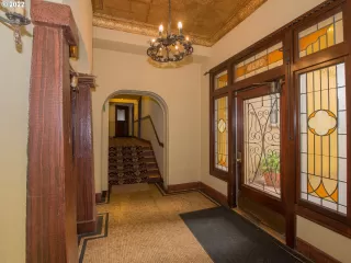 Photo #5: 22046070 Listing