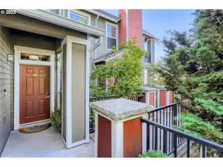 Photo #2: 22047404 Listing