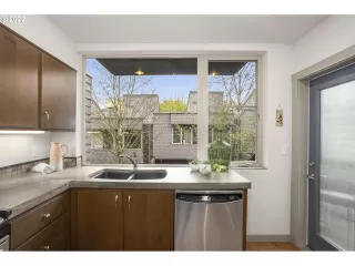 Photo #2: 22048488 Listing 