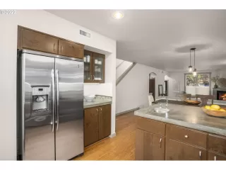 Photo #4: 22048488 Listing 