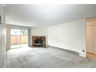 Photo #5: 22049606 Listing