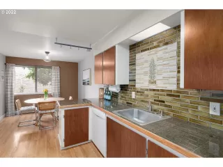 Photo #3: 22051357 Listing