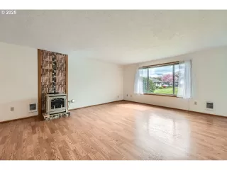 Photo #3: 220515851 Listing 