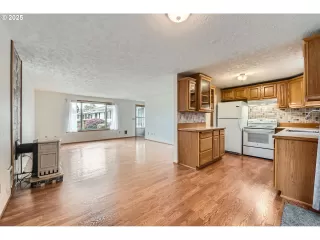 Photo #5: 220515851 Listing 