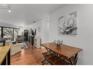 Photo #3: 22052016 Listing