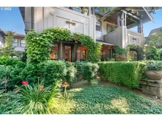 Photo #3: 22053626 Listing