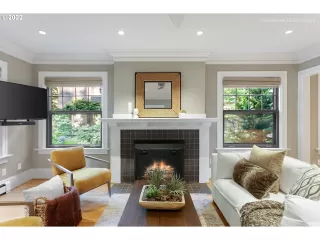 Photo #4: 22053626 Listing