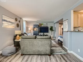 Photo #4: 22054090 Listing 