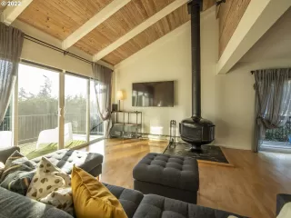 Photo #2: 22054297 Listing