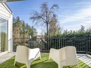 Photo #3: 22054297 Listing