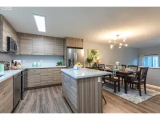 Photo #3: 22056072 Listing