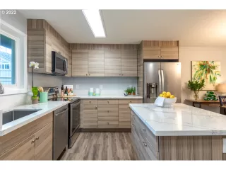 Photo #4: 22056072 Listing