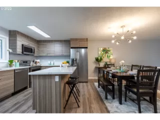 Photo #6: 22056072 Listing