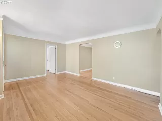 Photo #4: 22056861 Listing