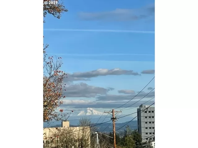 MLS: 22057567 Condo For Sale