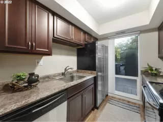 Photo #5: 22058417 Listing 