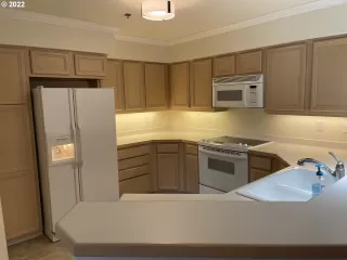 Photo #5: 22058782 Listing